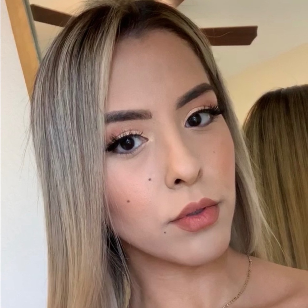 Meet your Posher, Jacqueline